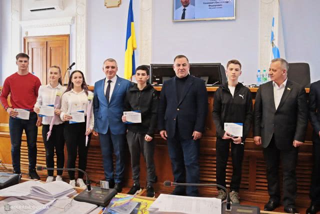 59 перспективным спортсменам Николаева вручили сертификаты на получение стипендии