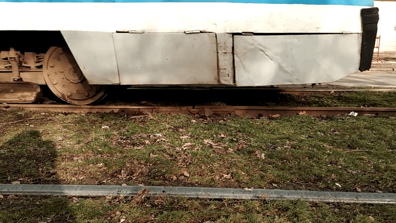 В Николаеве появился ещё один аварийный участок трамвайной линии — видео
