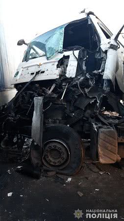 На Николаевщине столкнулись два грузовика, есть погибший