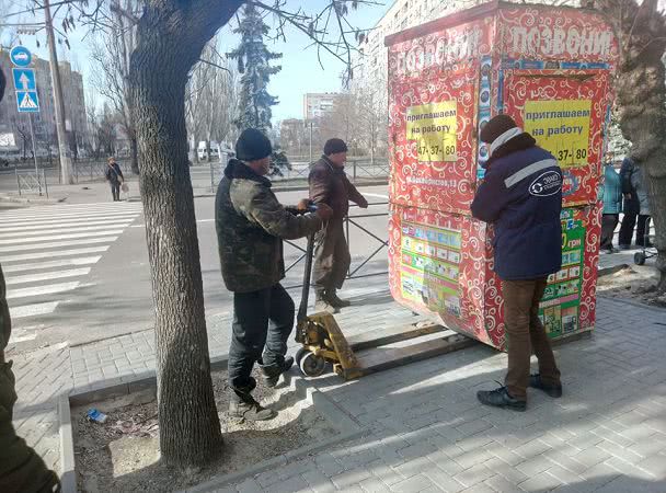 Ряд незаконно установленных киосков демонтировали в Заводском районе Николаева