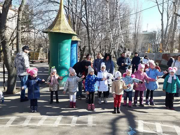 В Николаеве прошла интересная и увлекательная программа для малышей в детском городке «Сказка»