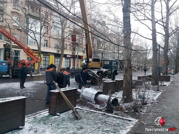 Стихия устроила в Николаеве «деревопад»