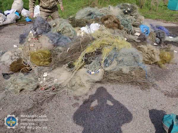 Почти 20 тысяч метров браконьерских сеток нашли сотрудники Николаевского рыбоохранного патруля — фото