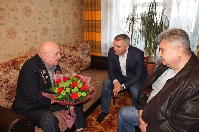 Миколаївський міський голова привітав учасника бойових дій