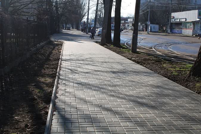 В Николаеве отремонтировали тротуар