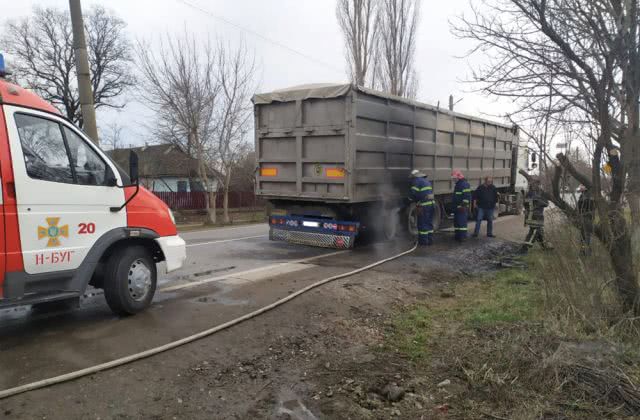 Николаевская область: спасатели трижды выезжали на пожары на автотранспорте
