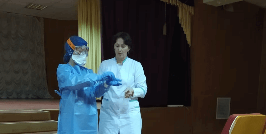 В Николаеве главврач инфекционной больницы выразила благодарность медсестре