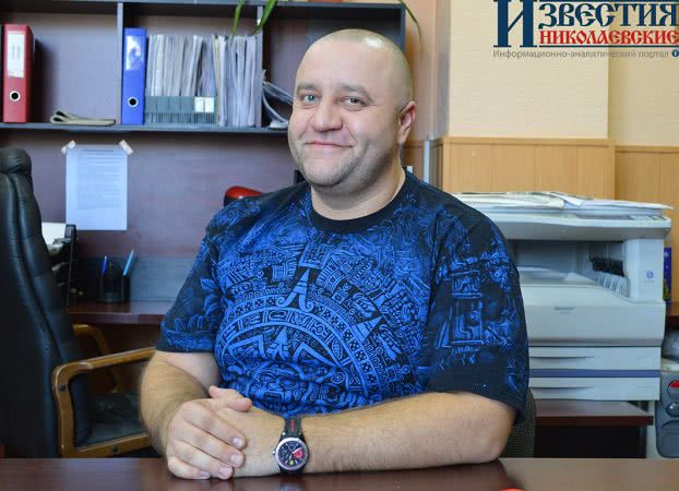 Простой парень из Николаева проявляет огромный талант, умело перевоплощаясь в бандита, телеведущую, продавщицу, спортсменку или полицейского