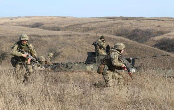 На Донбассе один военный погиб, двое ранены