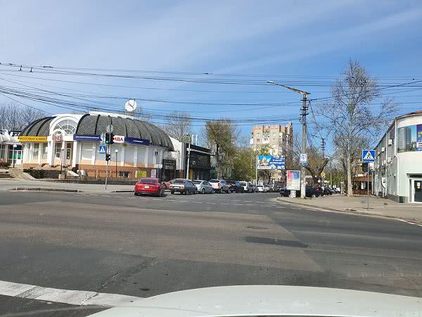 В Николаеве выстроилась огромная очередь автомобилей: от проспекта Центральный до Макарова
