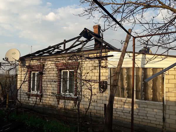На Миколаївщині виникло три пожежі, вогнеборці вивели на свіже повітря жінку