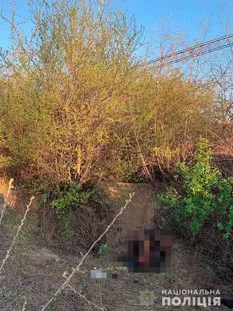 На Миколаївщині чоловіка у під’їзді будинку 47-річний сусід побив до смерті, а заховав обгоріле тіло на залізниці