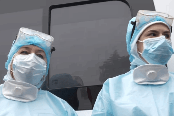 Под угрозой семьи: украинский врач рассказала, как медики спасаются от коронавируса