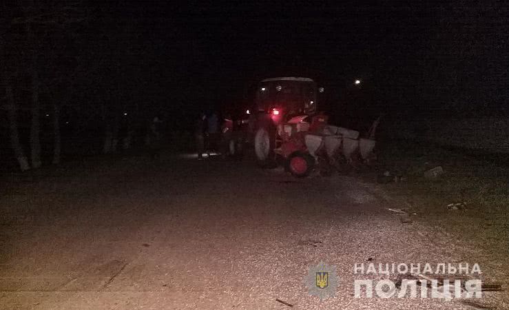 На Николаевщине произошло смертельное ДТП: трактор столкнулся с BMW — погибли два человека