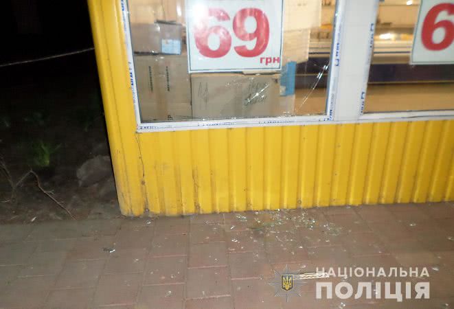 На Миколаївщині з торгівельних павільйонів викрали майно