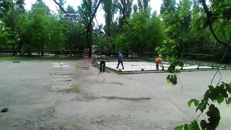 В Николаеве демонтировали спотплощадку и тренажеры в парке «Лески» — фото