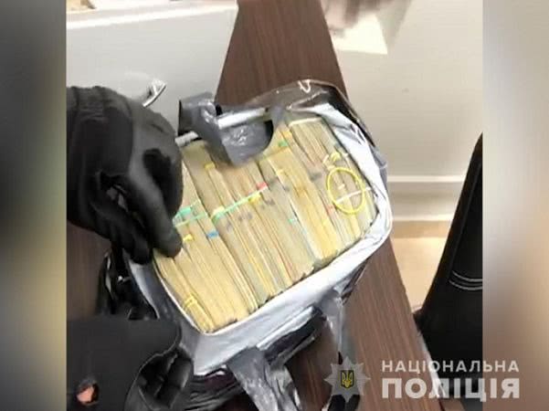 Силовики изъяли 400 000 долларов «воровского общака» в Киеве