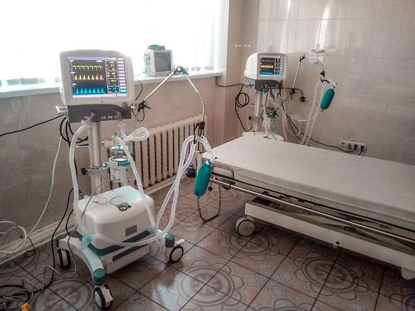 В горбольницу Николаева поступило два аппарата ИВЛ