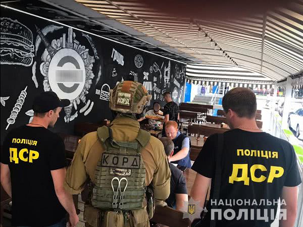 У Миколаєві пройшла спецоперація по затриманню чоловіка, який вимагав кошти у бізнесмена 