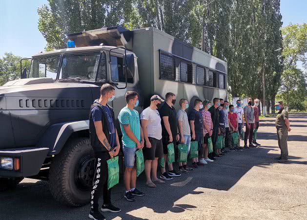 В Николаевский полк Национальной гвардии Украины прибыло пополнение