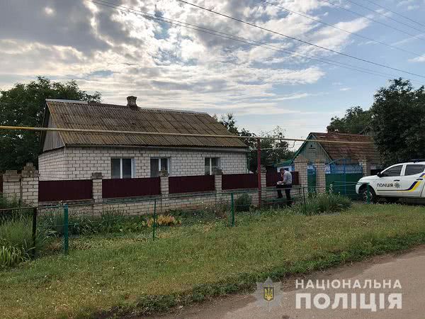 На Миколаївщині поліція відкрила кримінальне провадження за фактом вибуху саморобного вибухового пристрою в будинку мешканця Вітовського району