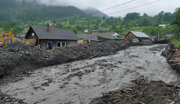 Паводок на Западе Украины: подтоплены 180 населенных пунктов, разрушены 200 км дорог