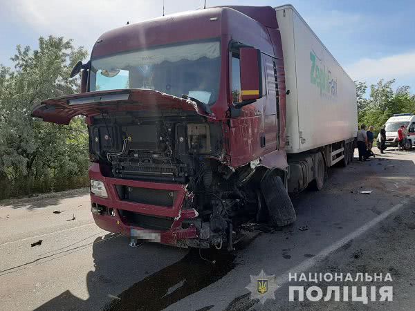 На Миколаївщині в ДТП травм зазнали водій та пасажири легковика