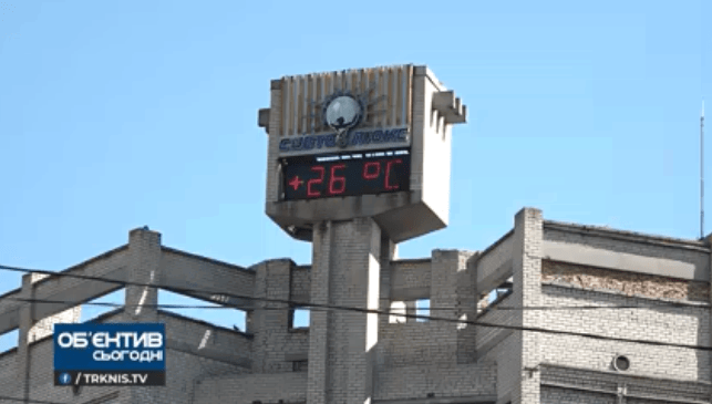 В Николаеве восстановили работу старых часов на домах многоэтажек — видео