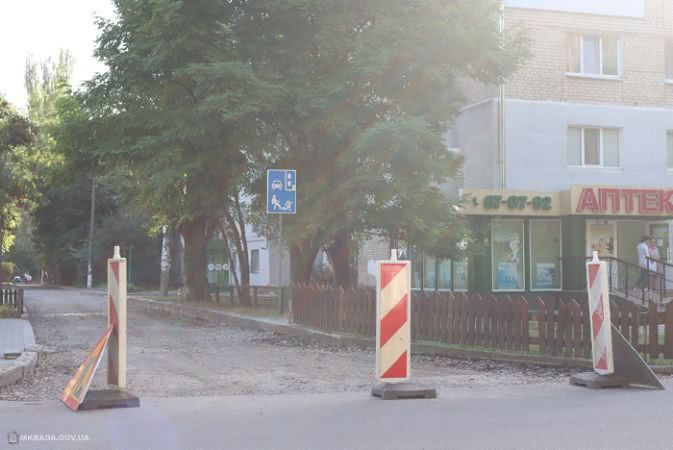 В Николаеве начали приводить в порядок дорогу, которая ждала ремонт несколько десятков лет