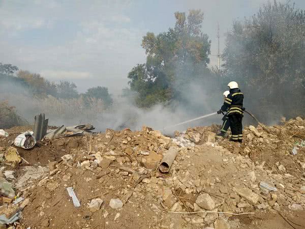 На Миколаївщині рятувальники загасили пожежу на відкритій території площею 1000 кв. м