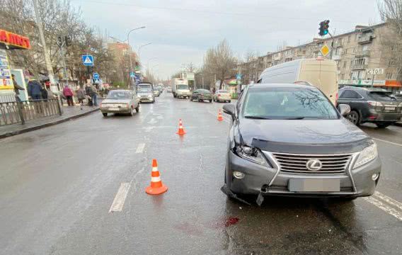 В Николаеве умер пешеход, которого на зебре сбил Lexus