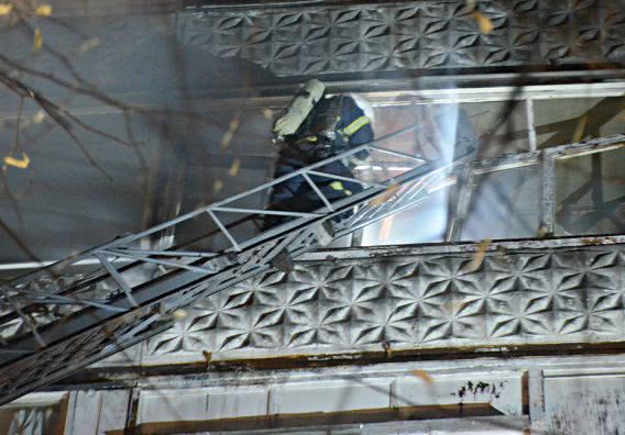 Николаевцы, запускавшие фейерверк во дворе, сожгли балкон соседям на шестом этаже