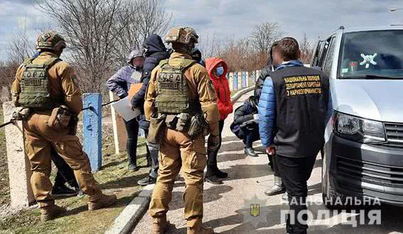 Задержана банда наркодиллеров, которая сбывала по 100 тысяч доз в месяц на севере Николаевской области