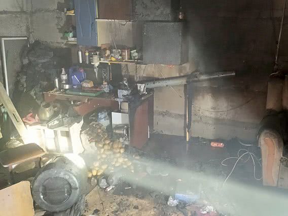 На Николаевщине пожарные тушили гараж в автокооперативе