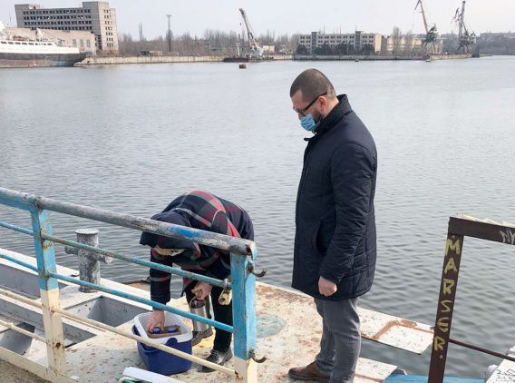 Экологи выяснили, при каких обстоятельствах произошла утечка нефтепродуктов на Николаевском судостроительном заводе