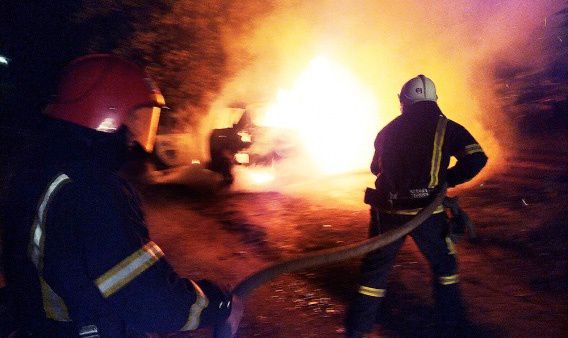 В Николаеве из-за поджога сгорел еще один автомобиль