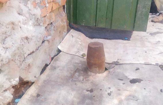 Полезная вещь в хозяйстве: николаевский пенсионер использовал боеприпасы как домашнюю утварь (видео)