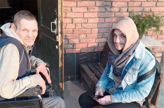 Приехал из Италии в Николаев найти отца: парень разыскал мужчину в центре социальной реабилитации