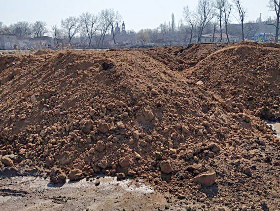 Строителям «Эпицентра» насчитали 2,5 миллиона гривен ущерба за то, что превратили Богоявленский парк в свалку
