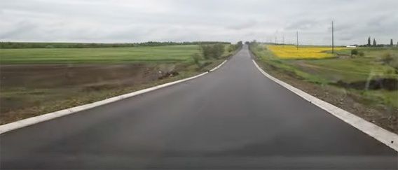 На Николаевщине полностью отремонтировали дорогу к морю: на трассе идут финальные работы (видео)