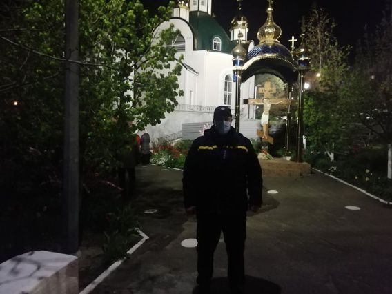 Семьдесят спасателей провели ночь в храмах Николаевской области