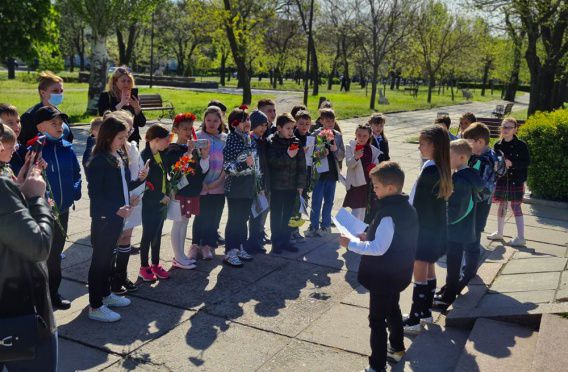 В Николаевской школе №22 ученики и учителя говорили о мире и войне