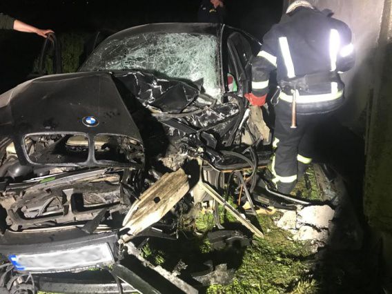 Вечером 1 мая под Николаевом разбился водитель BMW с двумя пассажирами