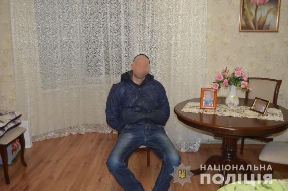Житель Николаевской области наблюдал в онлайн, как его квартиру чистит опытный вор