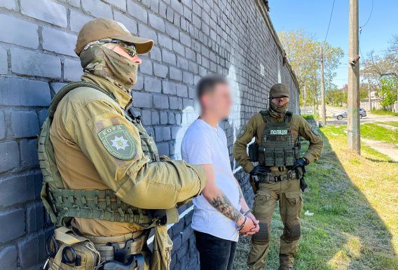 Николаевские полицейские задержали банду херсонских наркозакладчиков с миллионными оборотами (фото, видео)