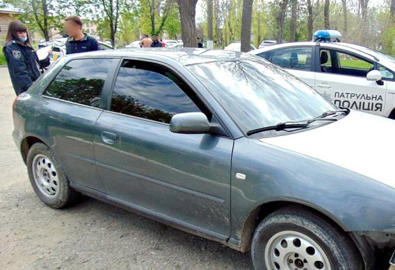 В Николаеве пьяный водитель напал на полицейского