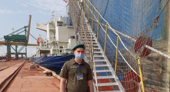 В Николаевском морпорту пограничники не разрешили сойти на берег 17 египетским морякам