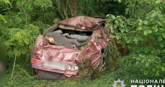 Смертельная авария на трассе H-11: погибли водитель и пассажир Toyota Camry