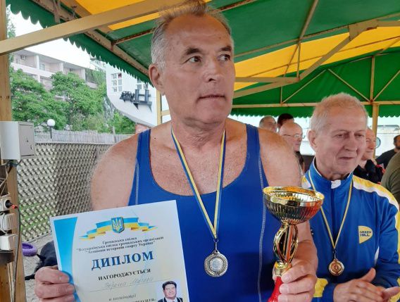 70-летний борец-вольник Николай Ворона из Николаева выиграл чемпионат Украины