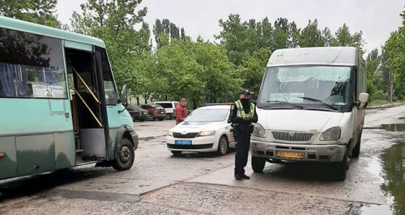 В Николаеве проверили состояние маршруток: обнаружены четыре автобуса в ненадлежащем техсостоянии